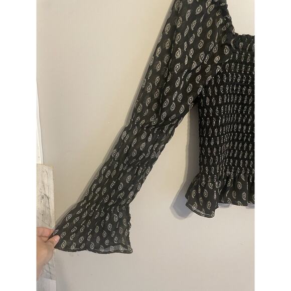 Patrons of Peace Top‎ Womens Medium Cropped Black Paisley Smocked Bell Sleeve - Picture 2 of 7